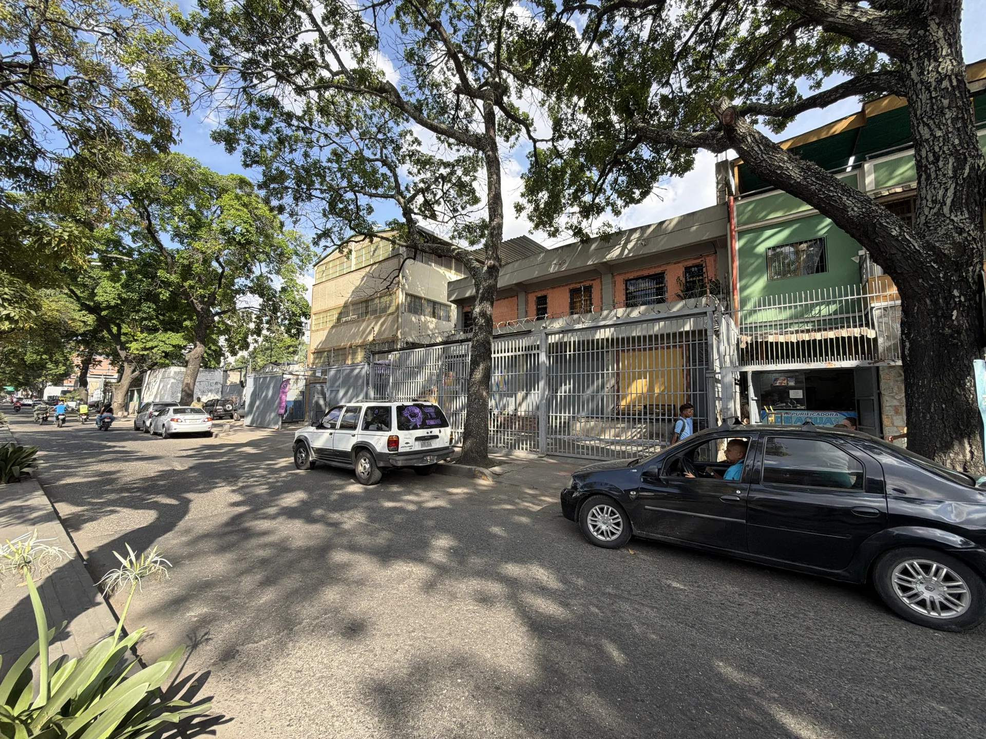 Edificio comercial en venta en avenida Roosevelt