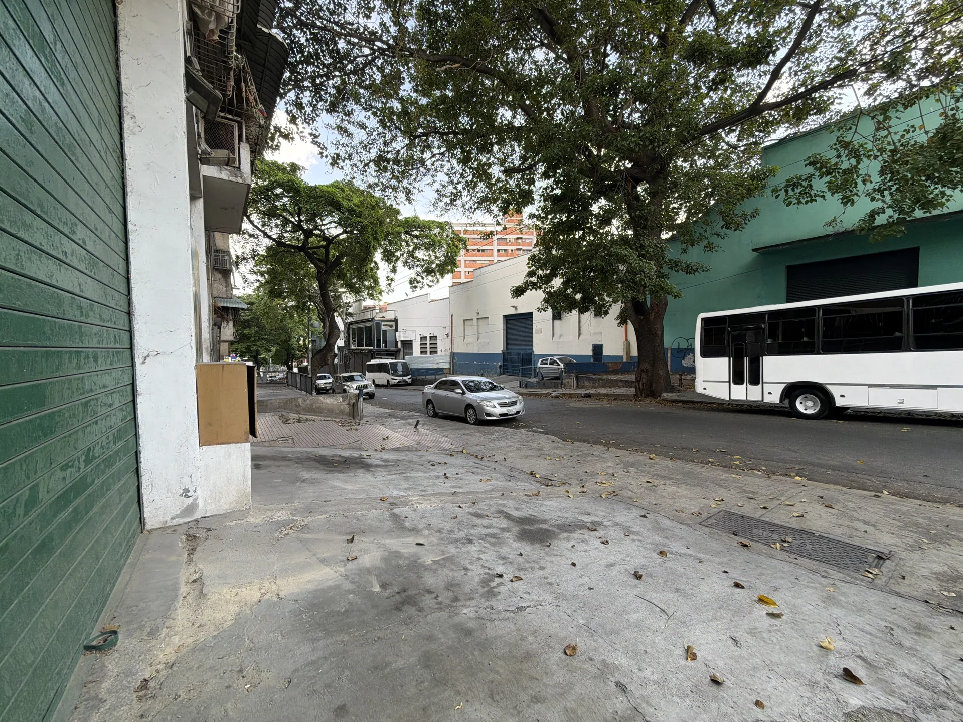 Local comercial en alquiler cerca de avenida Victoria