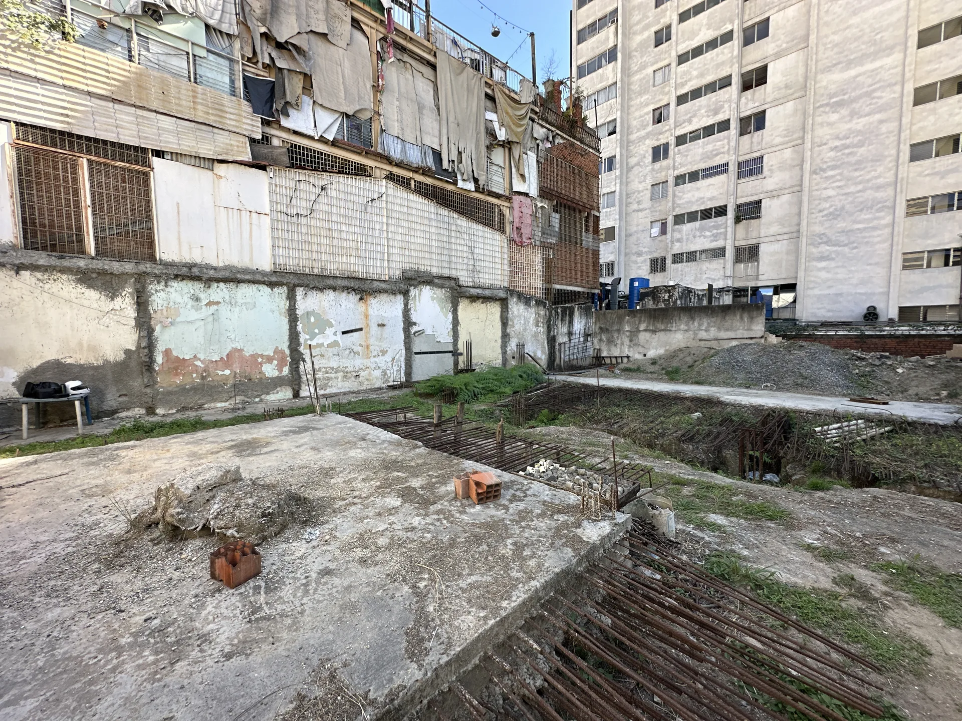 Terreno en venta cerca de avenida Casanova y El Recreo