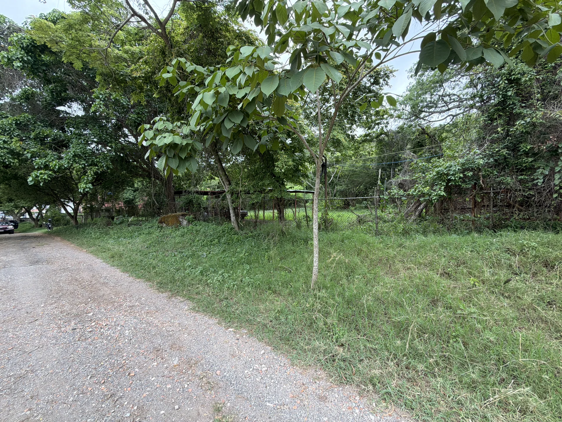 Terreno con zonificación R5 en venta en La Trinidad