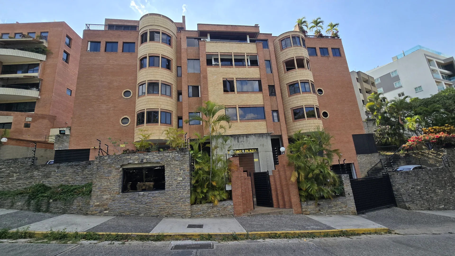 Apartamento dúplex amoblado en alquiler en Las Mercedes